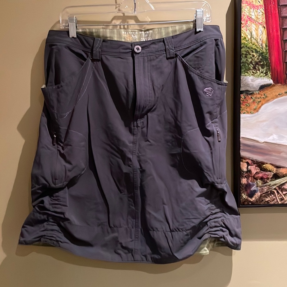 Mountain Hardware Skirt, winches on the sides/bottom for hiking ease, size 10